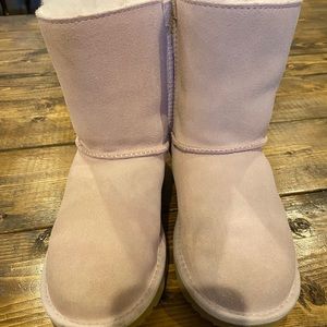 GUC Big Girls size 2 pink Ugg Boots